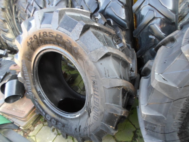 Banden 420/85R24 / 16.9R24 TM 700