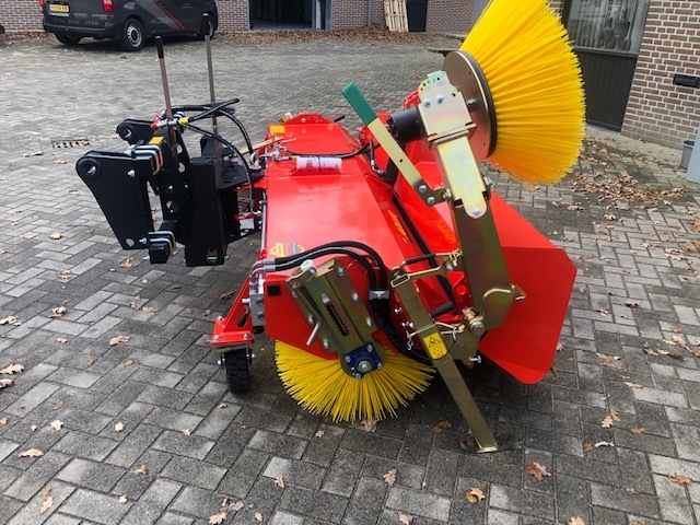 Demo ADLER K600/240 veger met zijborstel