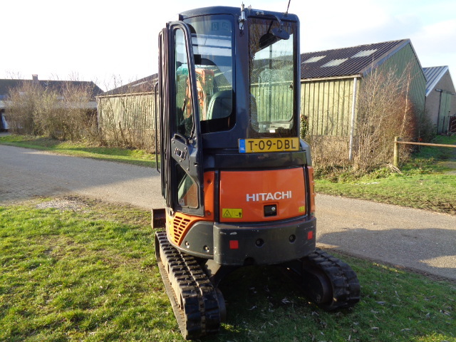 HITACHI ZAXIS ZX22U