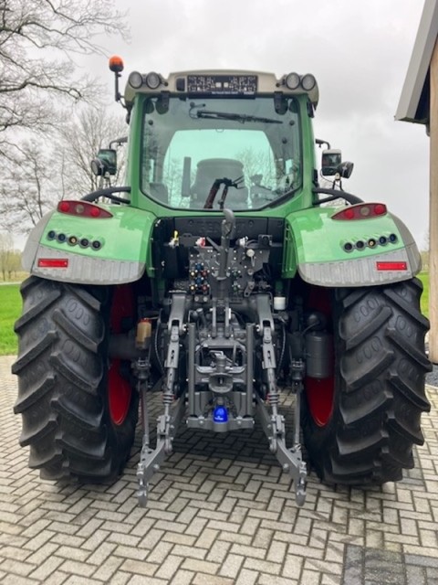 FENDT 724 profi plus tractor met 240 pk