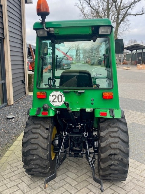 JOHN DEERE 2520 compacttractor