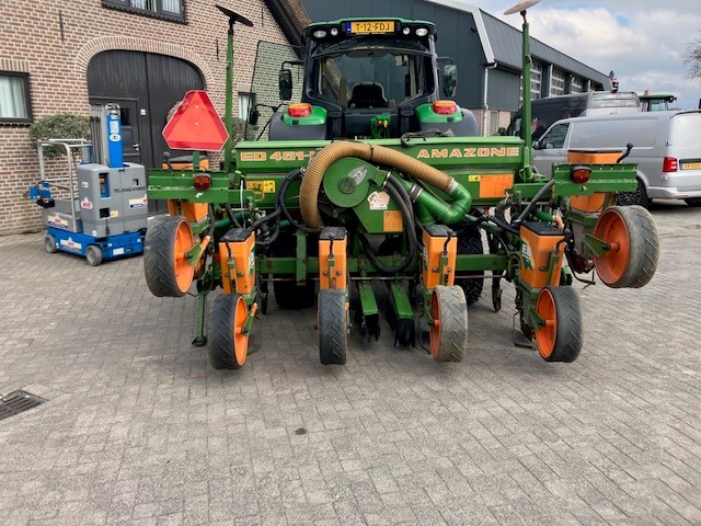 Amazone 451K 6-rijige  maiszaaier