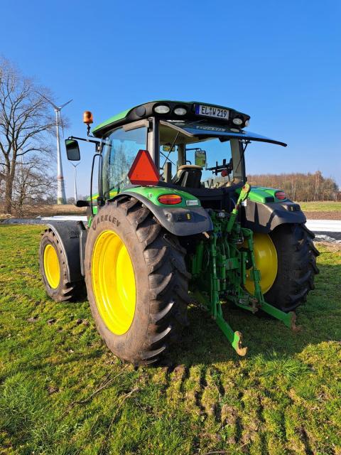 John Deere 6125R