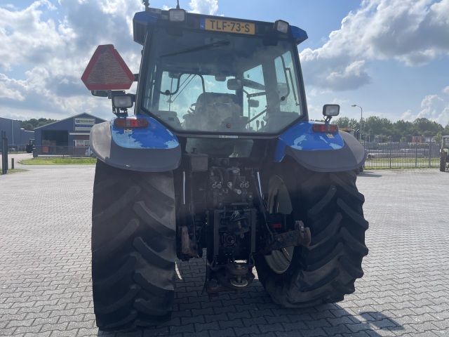 New Holland TS 115 met fronthef&pto