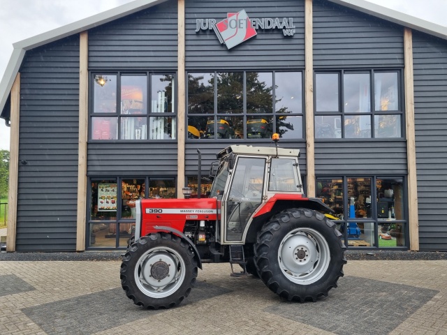 MASSEY FERGUSON 390 tractor met 82 pk