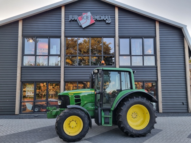 JOHN DEERE 6230 tractor 4 cilinder