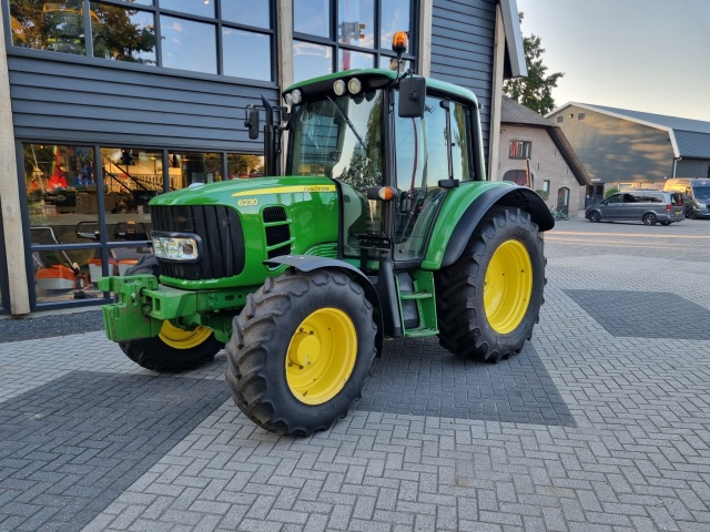 JOHN DEERE 6230 tractor 4 cilinder