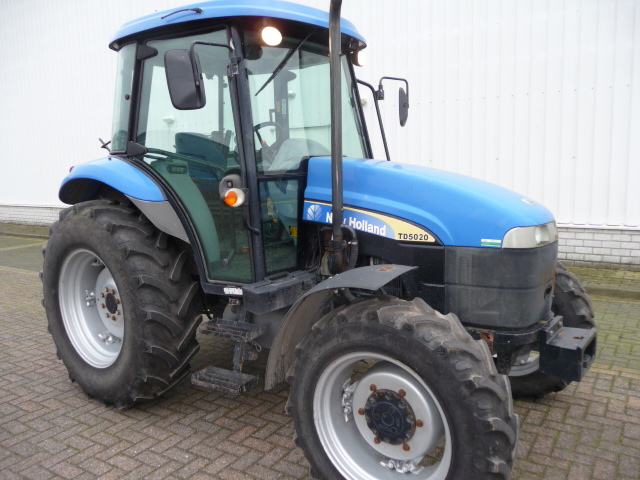 NEW HOLLAND TD 5020