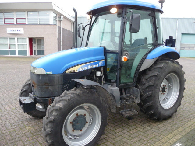 NEW HOLLAND TD 5020