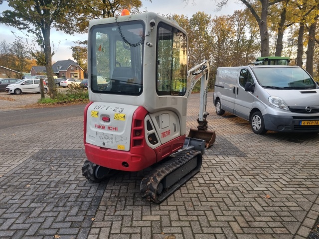 Gebruikte TAKEUCHI TB216 minigraver