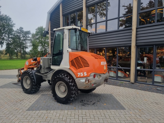 ATLAS 75S shovel met zwenkgiek