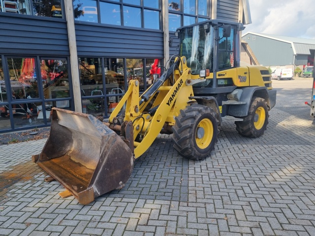 YANMAR V120 shovel met vorken en bak