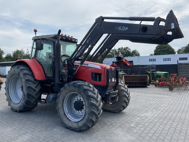 Massey Ferguson 6485 met voorlader