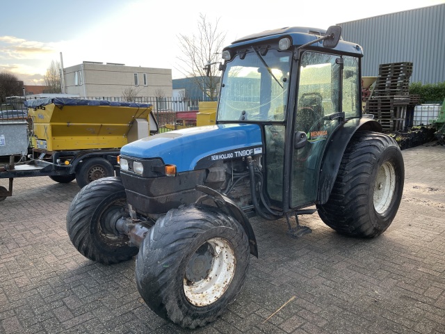 New Holland. TN90F