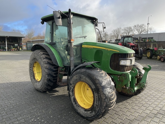 John Deere 5720 met fronthef&pto