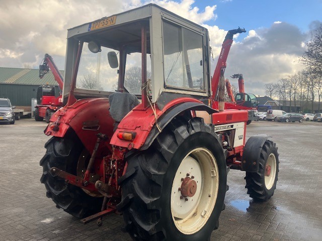 Gebruikte INTERNATIONAL 946 tractor