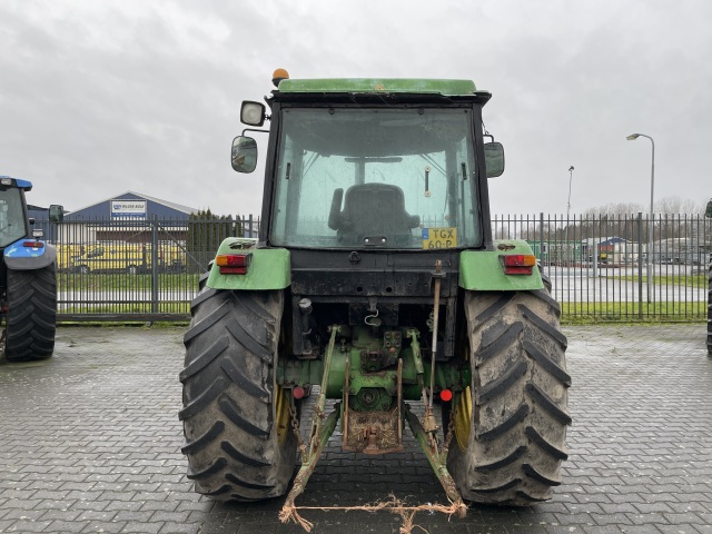 John Deere 2650